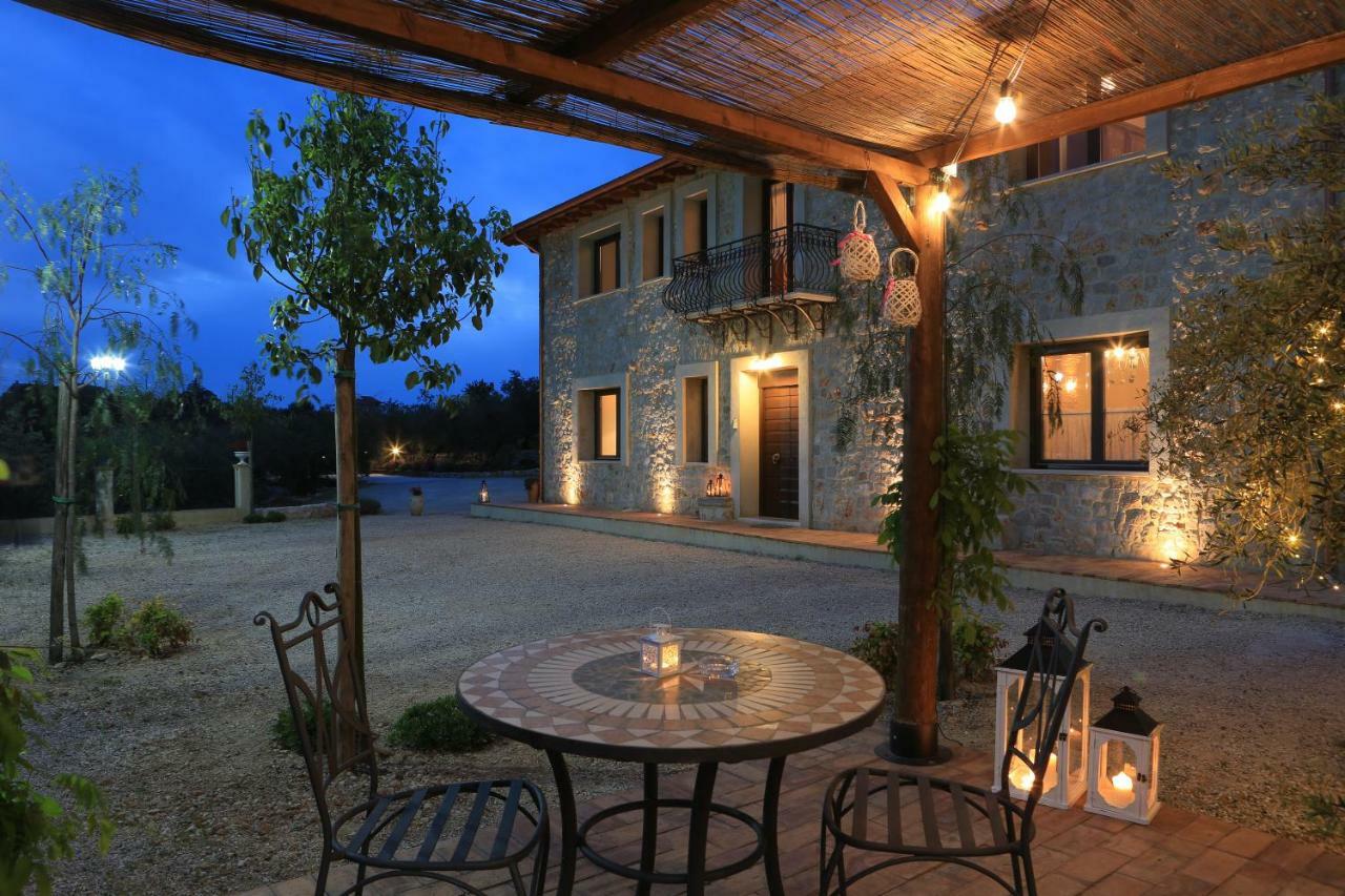 Casale Madeccia Guest House Sonnino Exterior photo