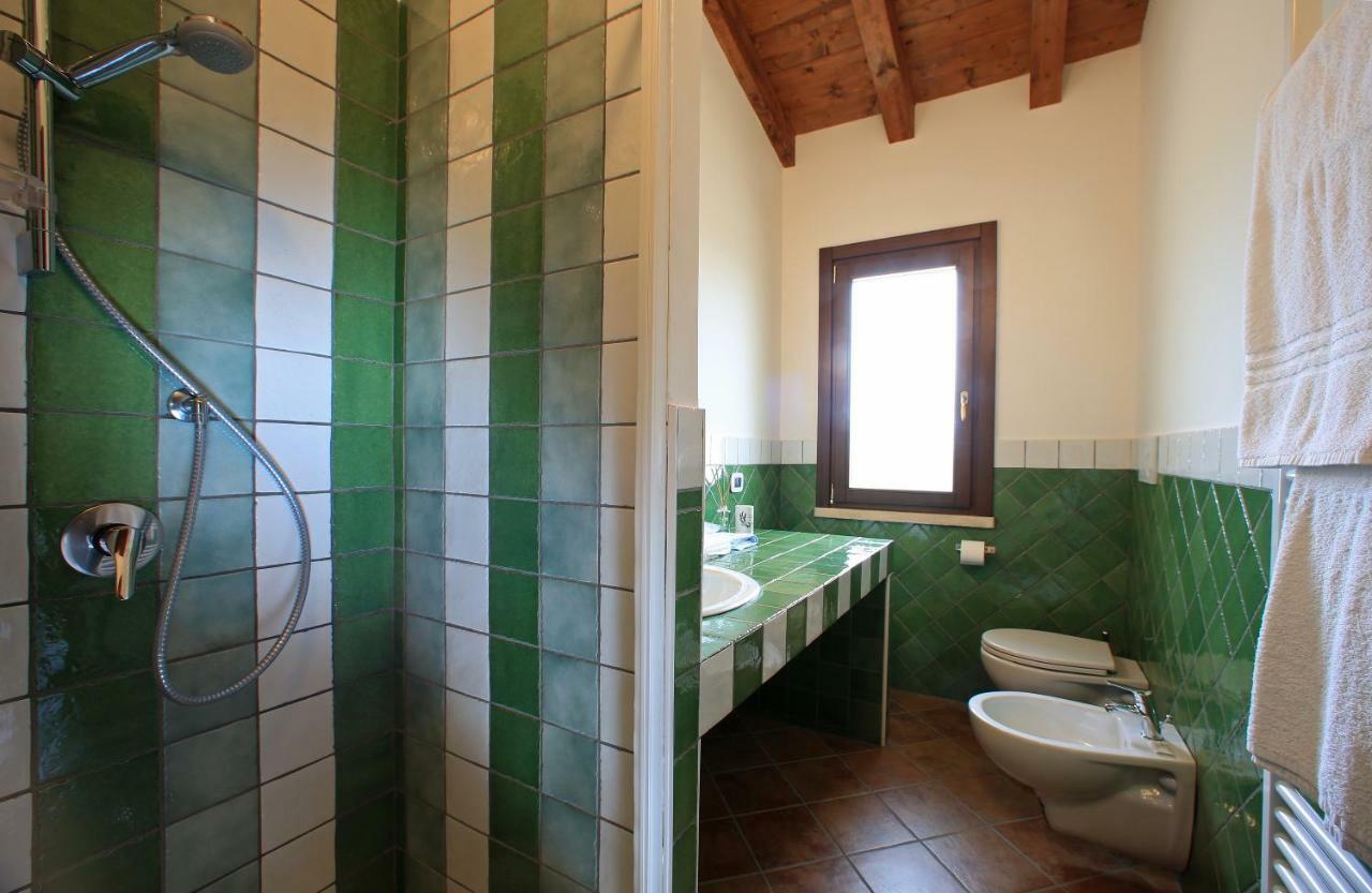 Casale Madeccia Guest House Sonnino Exterior photo