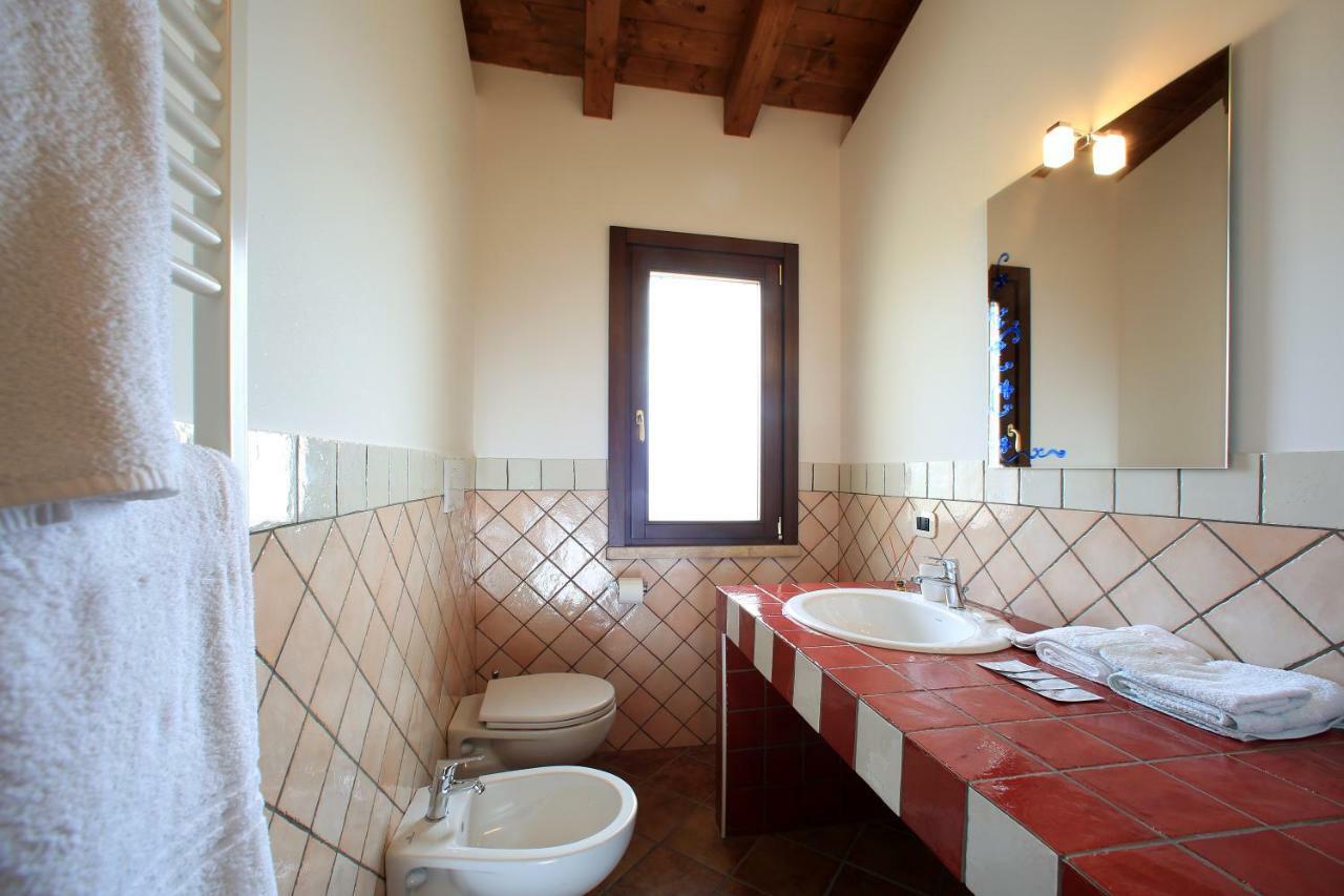 Casale Madeccia Guest House Sonnino Exterior photo