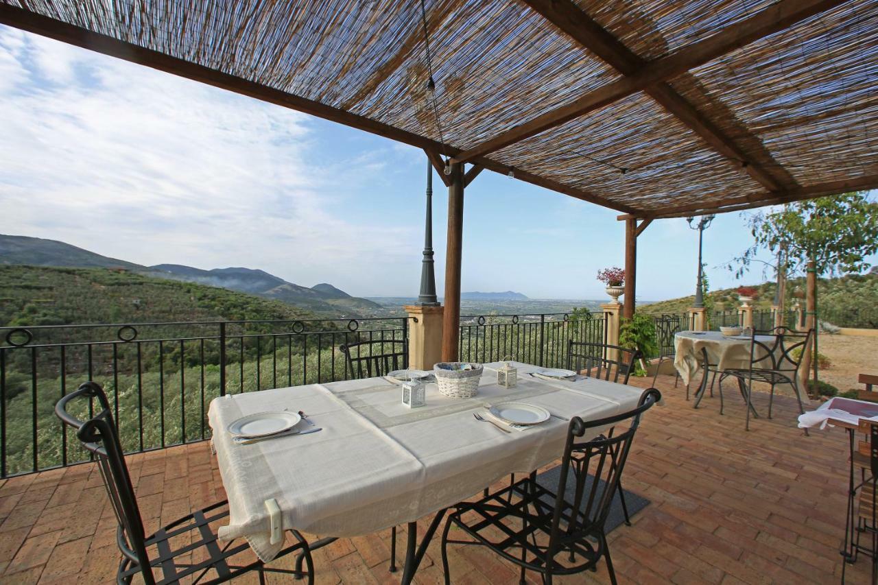 Casale Madeccia Guest House Sonnino Exterior photo
